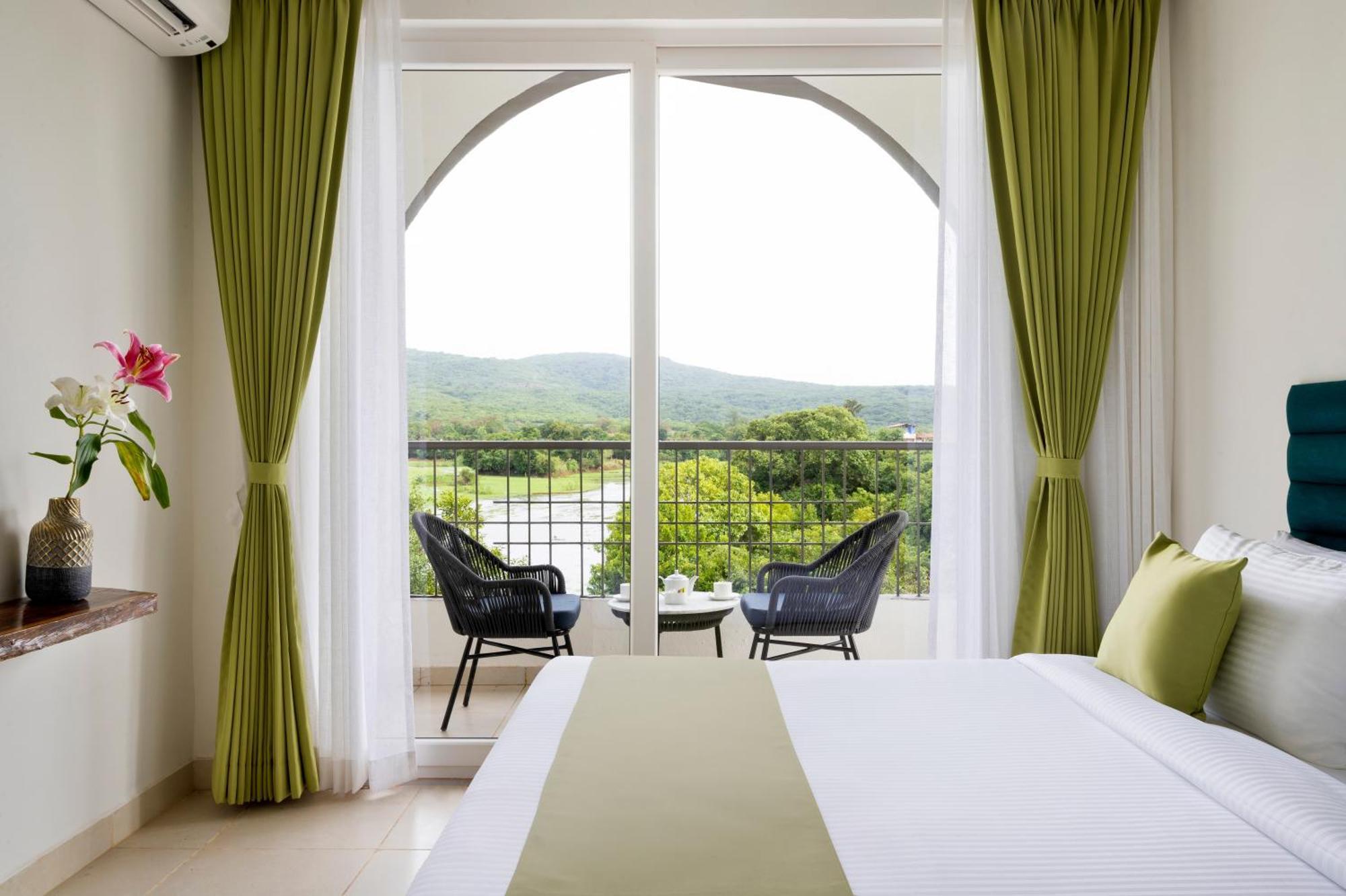 Stone Wood Hotel Amboli Amboli  ภายนอก รูปภาพ