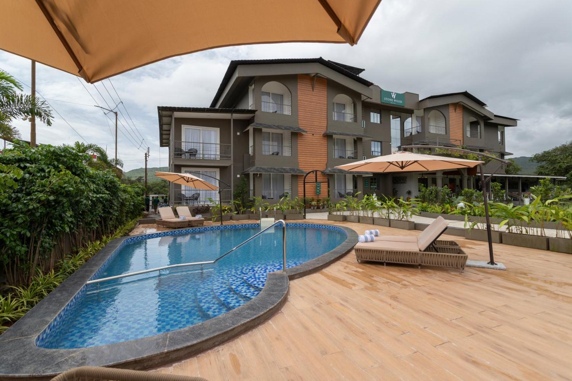 Stone Wood Hotel Amboli Amboli  ภายนอก รูปภาพ