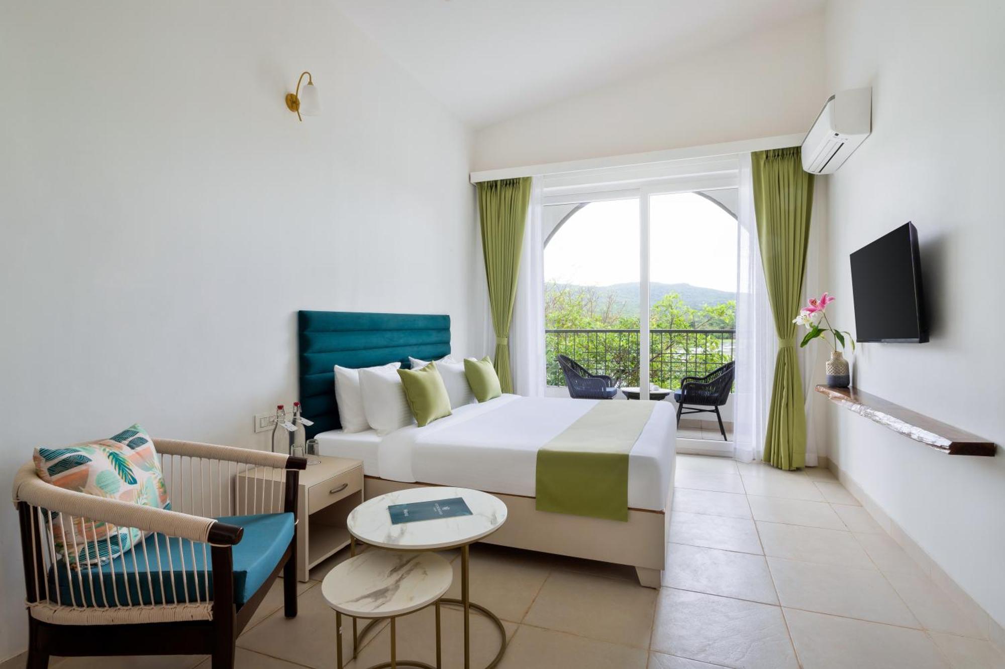 Stone Wood Hotel Amboli Amboli  ภายนอก รูปภาพ
