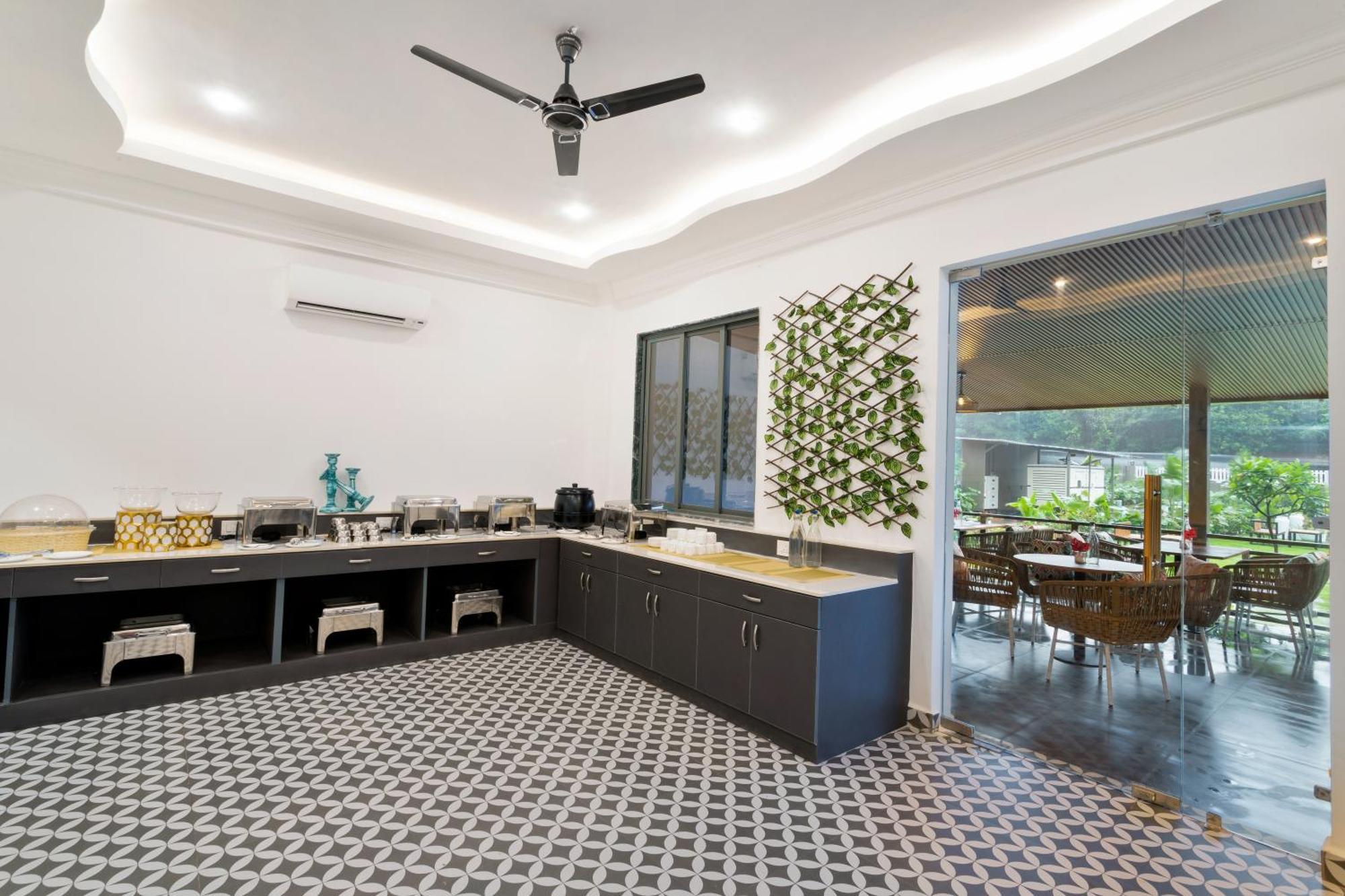 Stone Wood Hotel Amboli Amboli  ภายนอก รูปภาพ