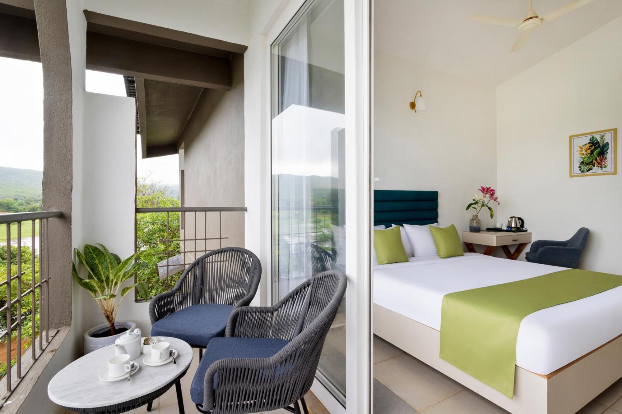 Stone Wood Hotel Amboli Amboli  ภายนอก รูปภาพ
