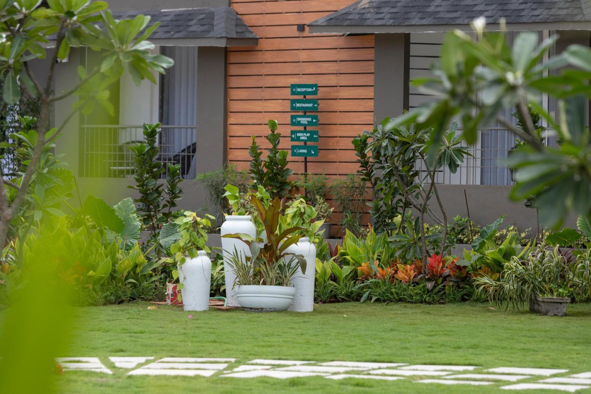 Stone Wood Hotel Amboli Amboli  ภายนอก รูปภาพ