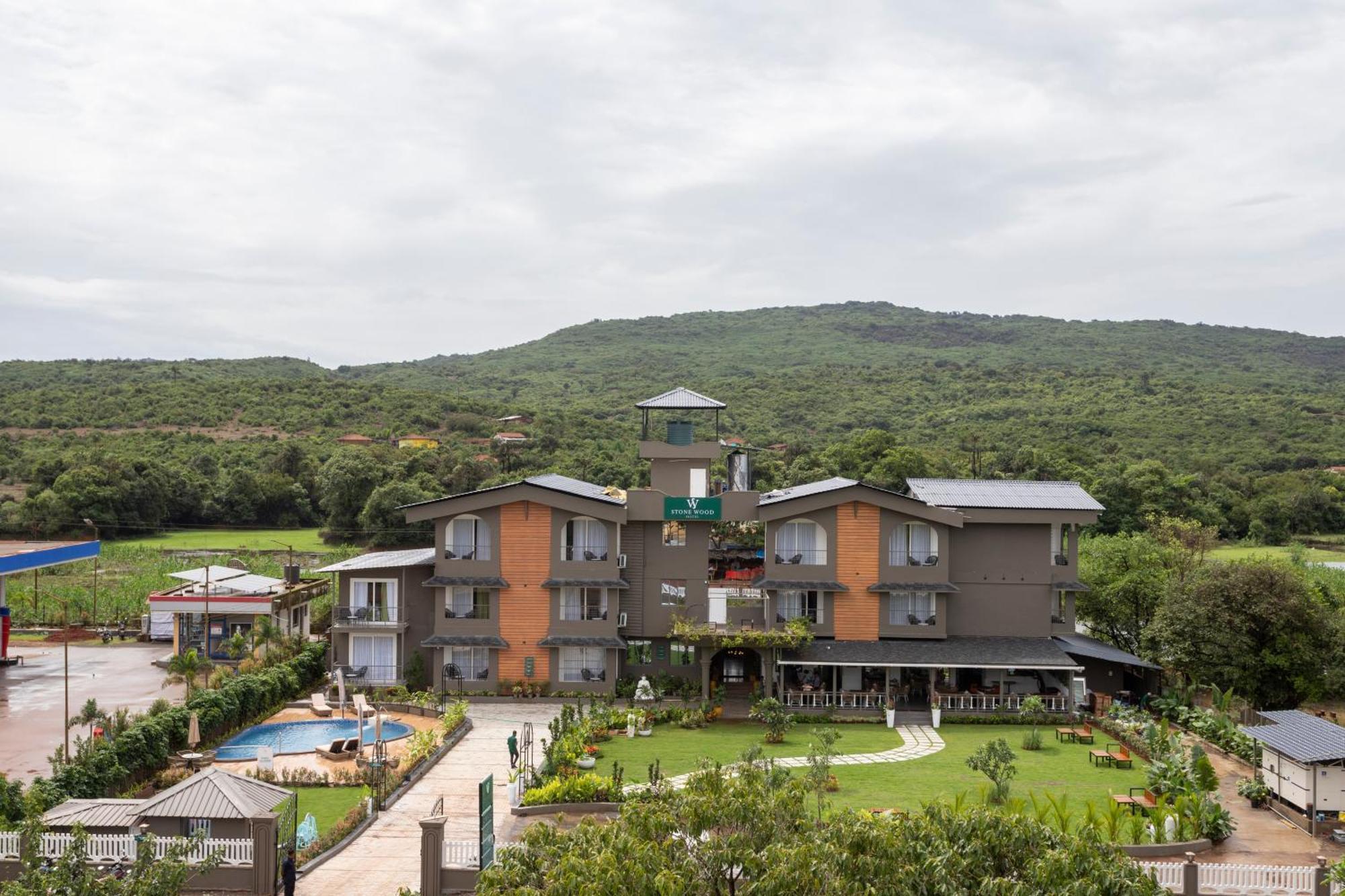 Stone Wood Hotel Amboli Amboli  ภายนอก รูปภาพ