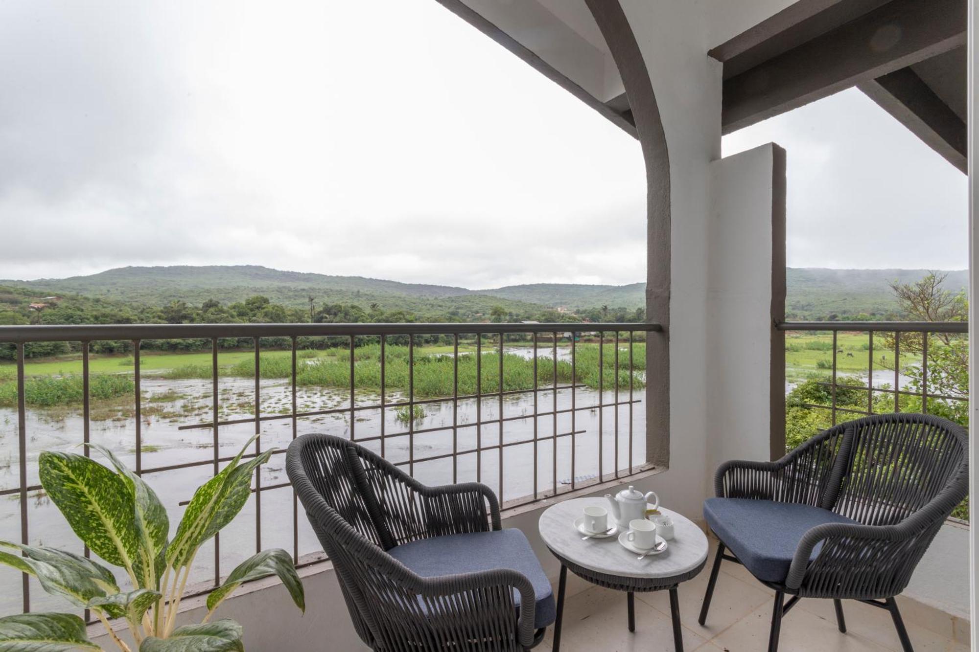 Stone Wood Hotel Amboli Amboli  ภายนอก รูปภาพ