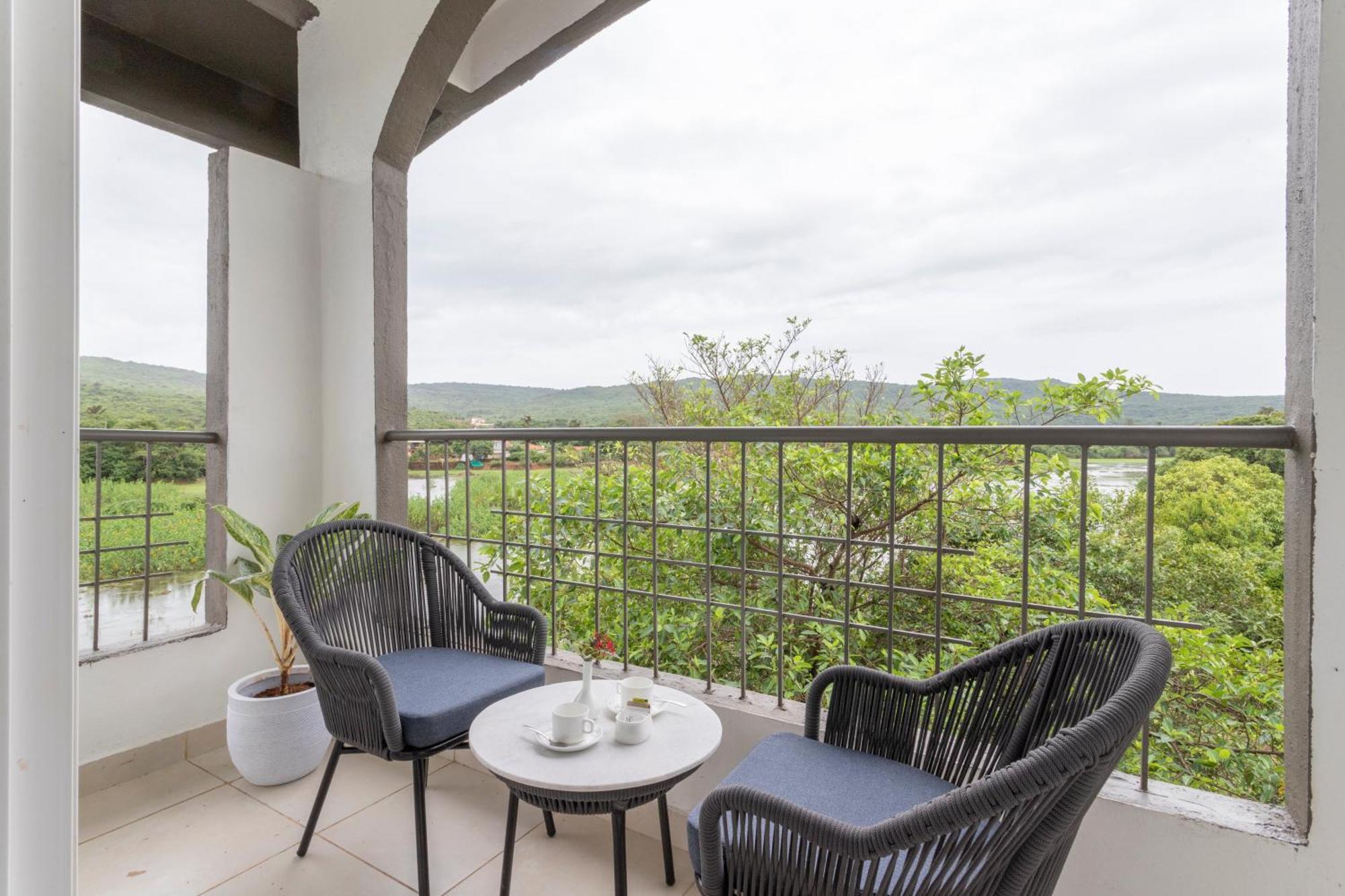 Stone Wood Hotel Amboli Amboli  ภายนอก รูปภาพ