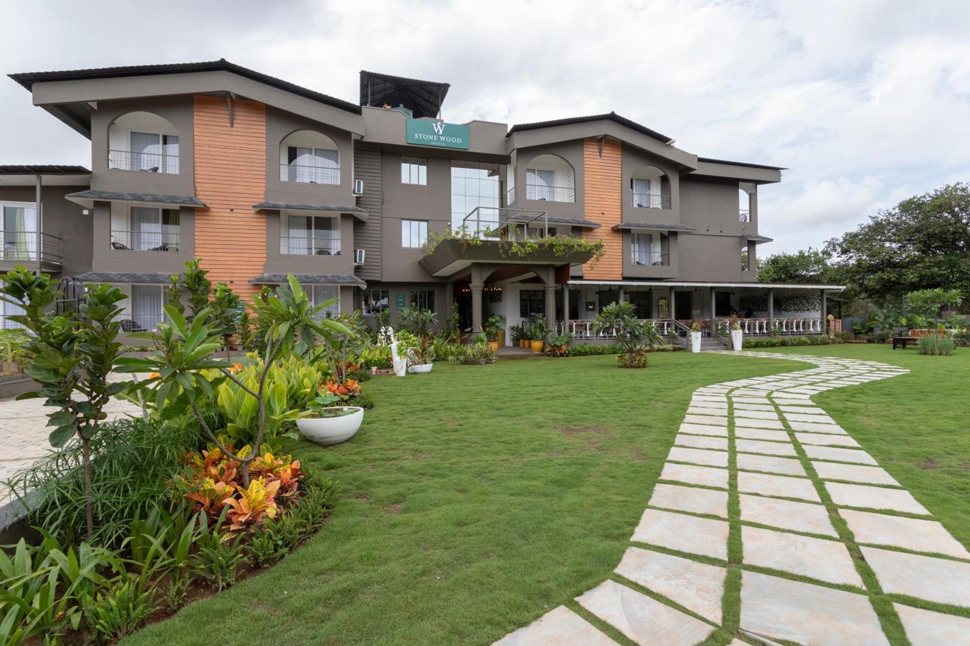 Stone Wood Hotel Amboli Amboli  ภายนอก รูปภาพ