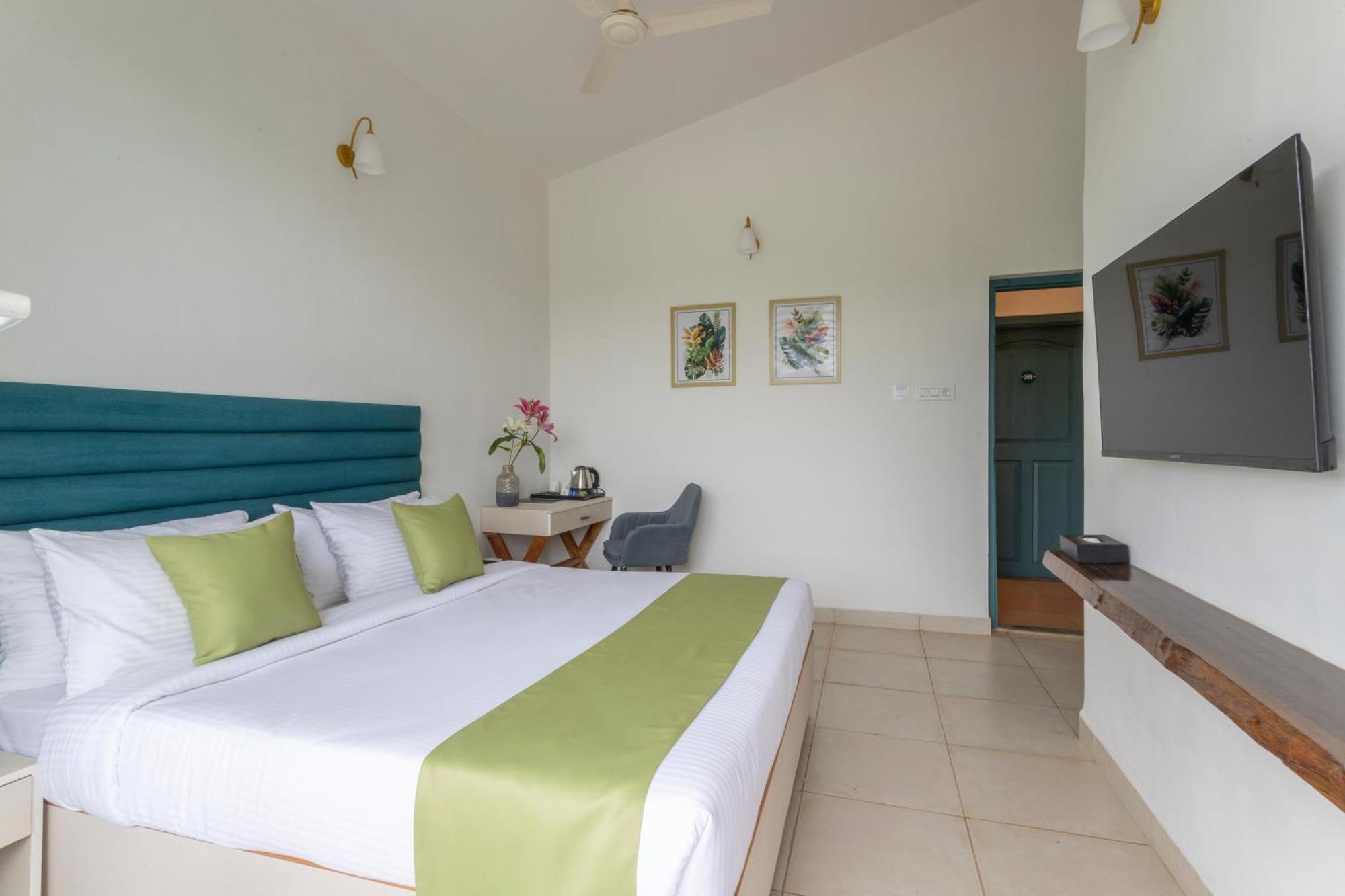Stone Wood Hotel Amboli Amboli  ภายนอก รูปภาพ