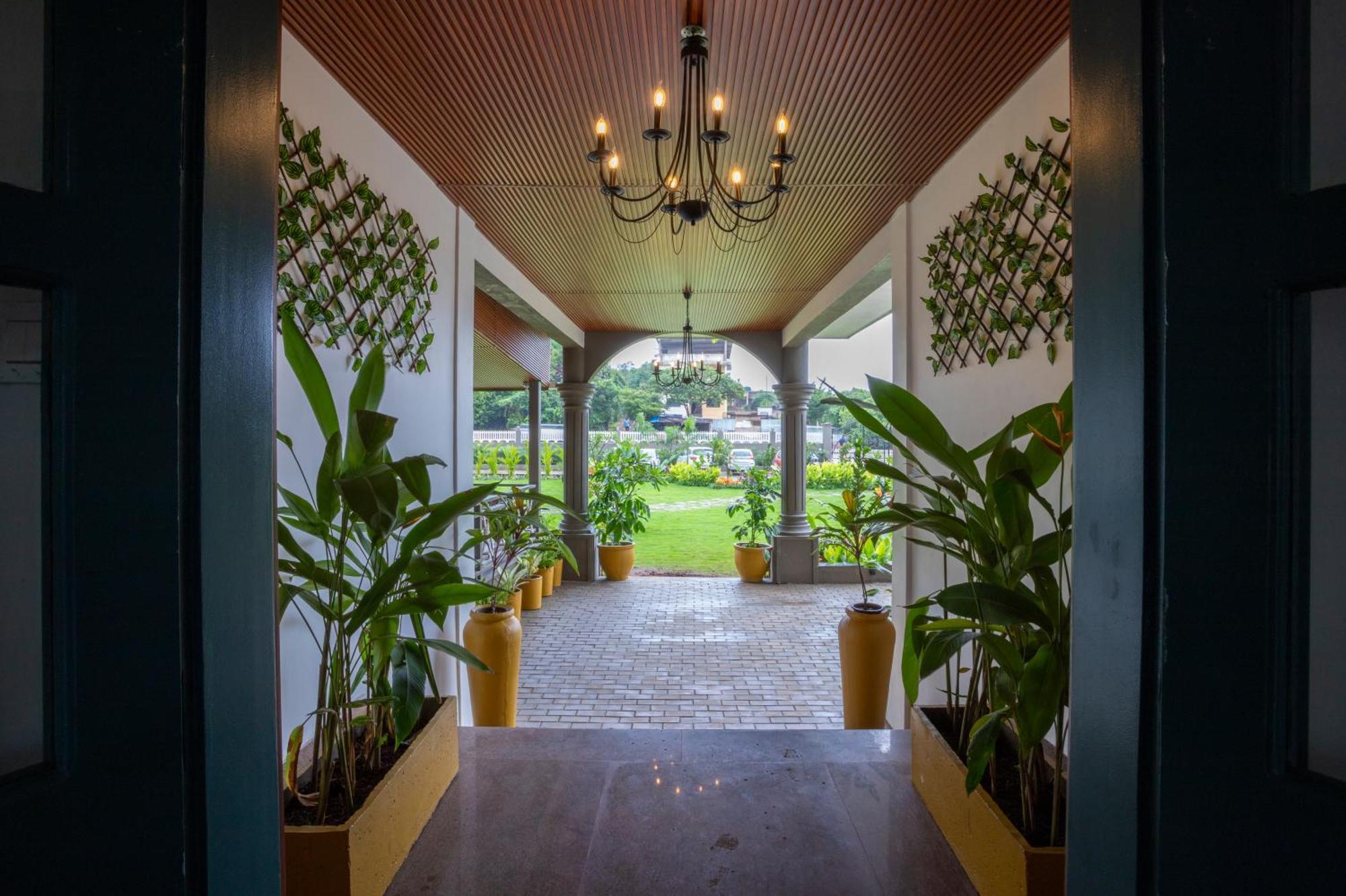 Stone Wood Hotel Amboli Amboli  ภายนอก รูปภาพ