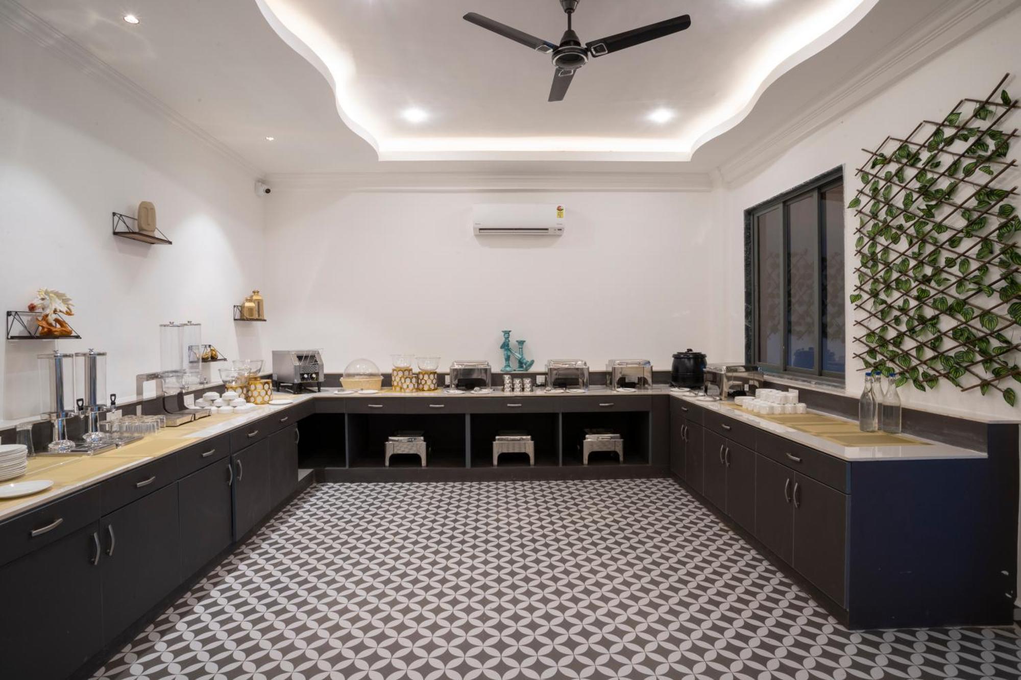 Stone Wood Hotel Amboli Amboli  ภายนอก รูปภาพ